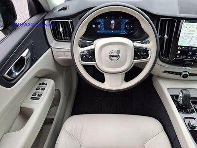 2023 Volvo XC60 B5 AWD Plus Dark Theme