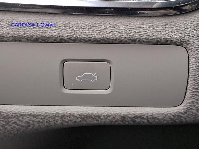 2023 Volvo XC60 B5 AWD Plus Dark Theme