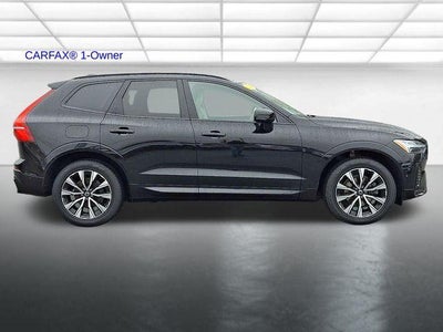 2023 Volvo XC60 B5 AWD Plus Dark Theme