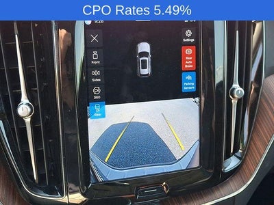 2023 Volvo XC60 B5 AWD Plus Dark Theme