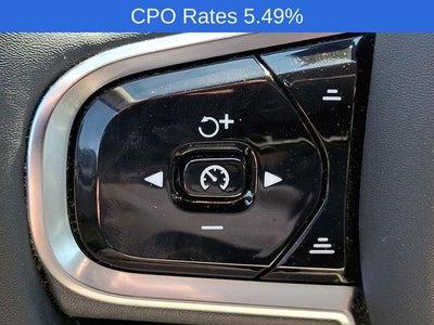 2023 Volvo XC60 B5 AWD Plus Dark Theme