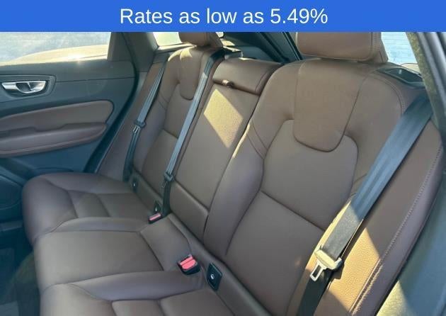 2023 Volvo XC60 B5 AWD Plus Dark Theme