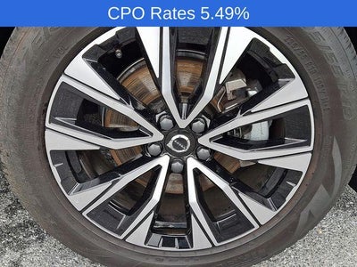 2023 Volvo XC60 B5 AWD Plus Dark Theme