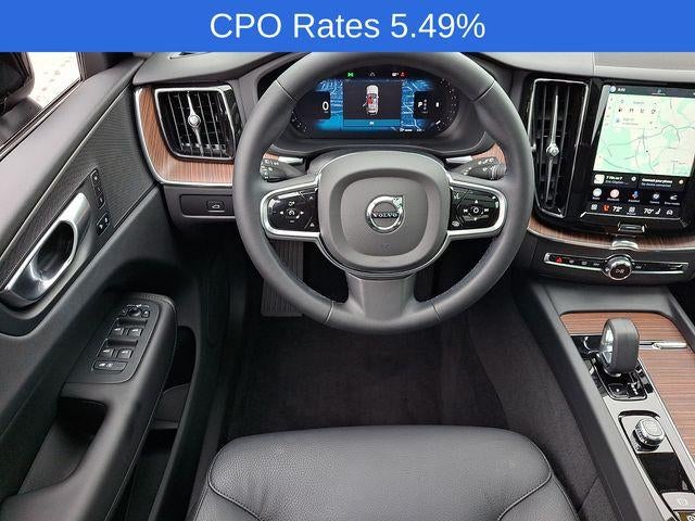 2023 Volvo XC60 B5 AWD Plus Dark Theme