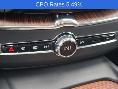 2023 Volvo XC60 B5 AWD Plus Dark Theme