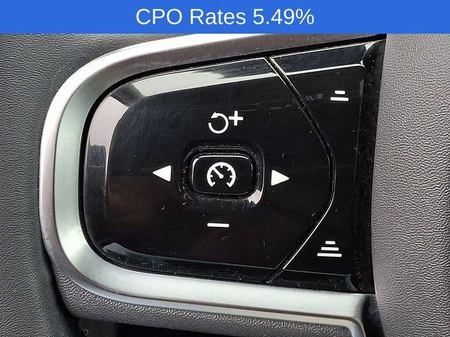 2023 Volvo XC60 B5 AWD Plus Dark Theme