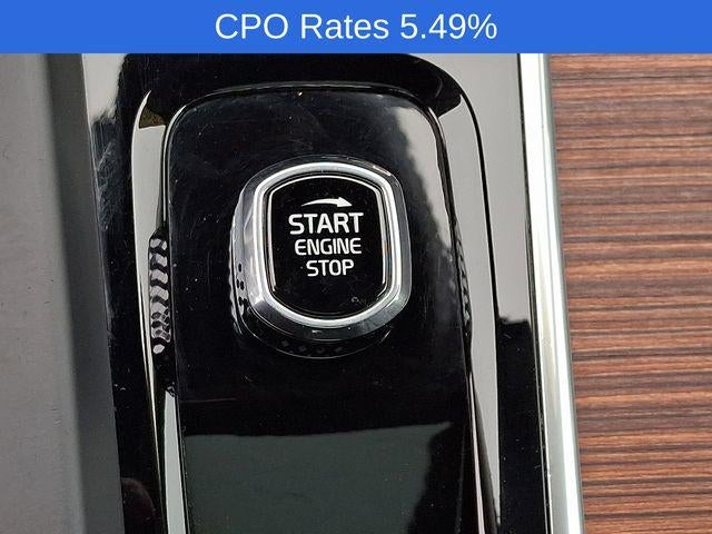 2023 Volvo XC60 B5 AWD Plus Dark Theme