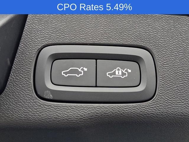 2023 Volvo XC60 B5 AWD Plus Dark Theme