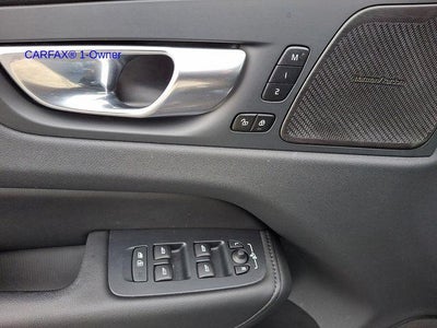 2023 Volvo XC60 B5 AWD Plus Dark Theme