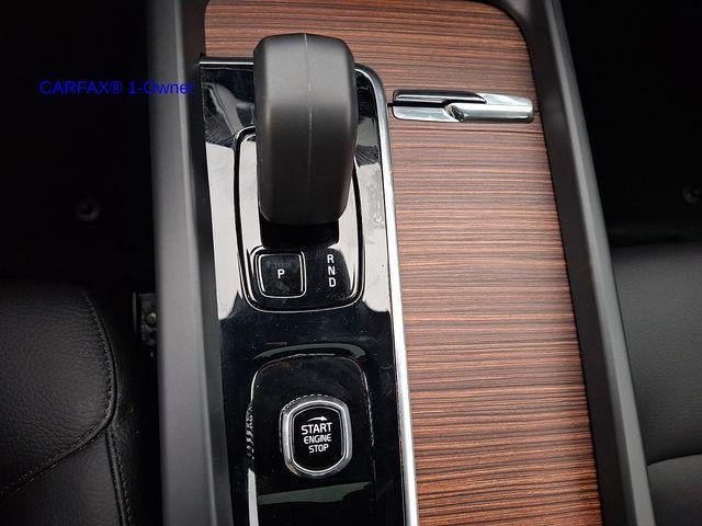 2023 Volvo XC60 B5 AWD Plus Dark Theme