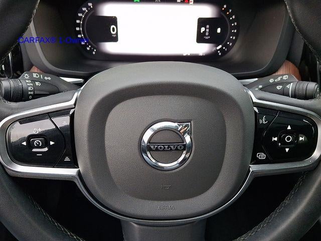 2023 Volvo XC60 B5 AWD Plus Dark Theme