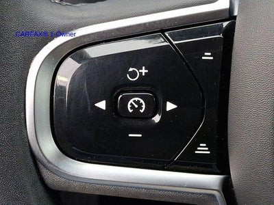 2023 Volvo XC60 B5 AWD Plus Dark Theme