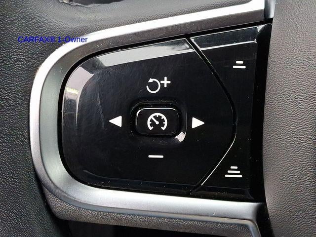 2023 Volvo XC60 B5 AWD Plus Dark Theme