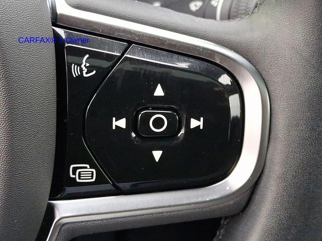 2023 Volvo XC60 B5 AWD Plus Dark Theme