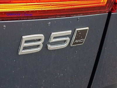 2023 Volvo XC60 B5 AWD Plus Dark Theme