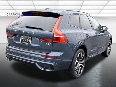 2023 Volvo XC60 B5 AWD Plus Dark Theme