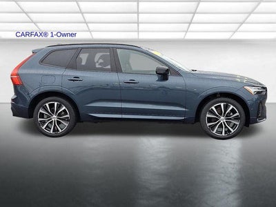 2023 Volvo XC60 B5 AWD Plus Dark Theme