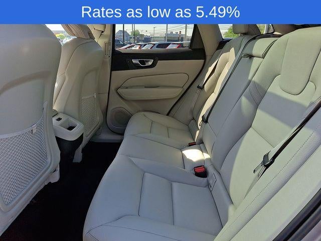 2023 Volvo XC60 B5 AWD Plus Dark Theme