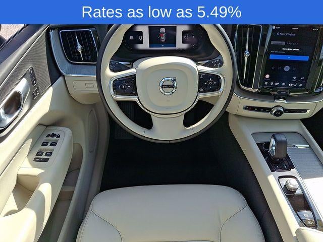 2023 Volvo XC60 B5 AWD Plus Dark Theme