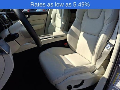 2023 Volvo XC60 B5 AWD Plus Dark Theme