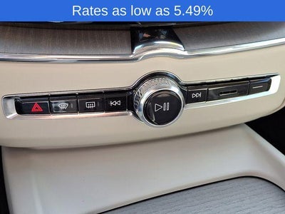 2023 Volvo XC60 B5 AWD Plus Dark Theme