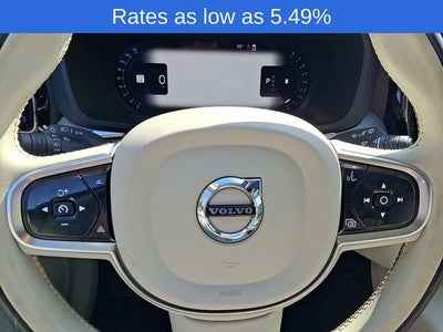 2023 Volvo XC60 B5 AWD Plus Dark Theme