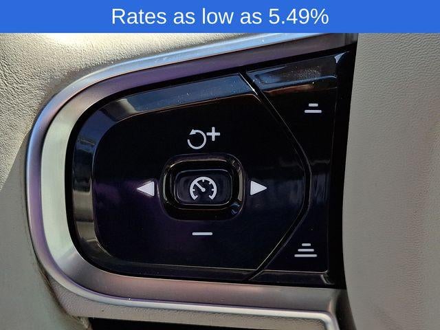 2023 Volvo XC60 B5 AWD Plus Dark Theme