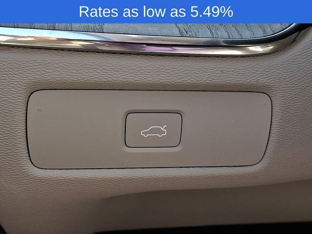 2023 Volvo XC60 B5 AWD Plus Dark Theme