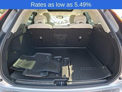 2023 Volvo XC60 B5 AWD Plus Dark Theme