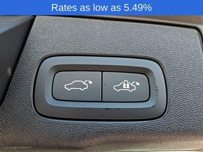 2023 Volvo XC60 B5 AWD Plus Dark Theme