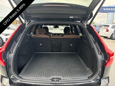 2023 Volvo XC60 B5 AWD Plus Dark Theme