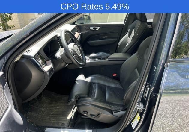 2023 Volvo XC60 B5 AWD Ultimate Dark Theme