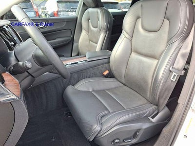 2023 Volvo XC60 B5 AWD Ultimate Dark Theme