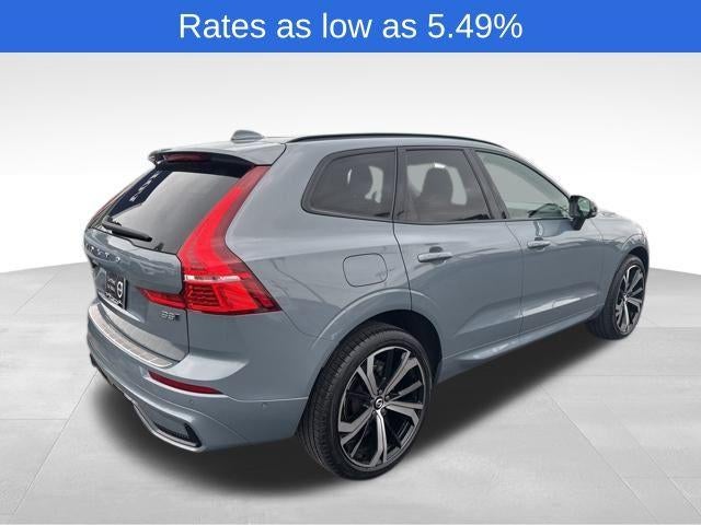 2023 Volvo XC60 B5 AWD Ultimate Dark Theme