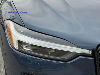 2023 Volvo XC60 B5 AWD Ultimate Dark Theme