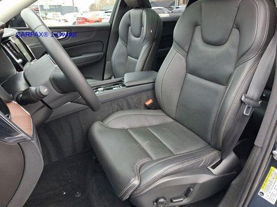 2023 Volvo XC60 B5 AWD Ultimate Dark Theme