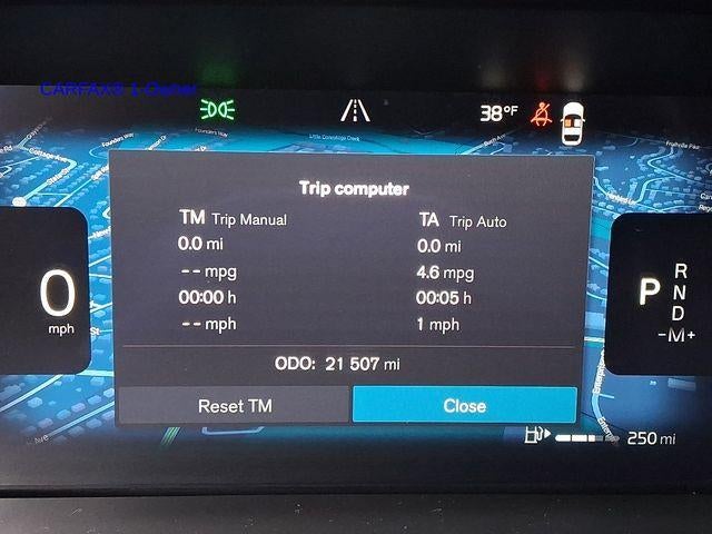 2023 Volvo XC60 B5 AWD Ultimate Dark Theme