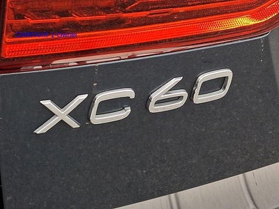 2023 Volvo XC60 B5 AWD Ultimate Dark Theme