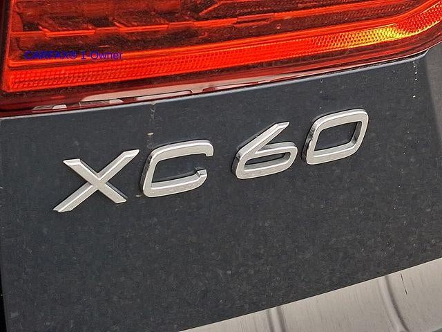 2023 Volvo XC60 B5 AWD Ultimate Dark Theme