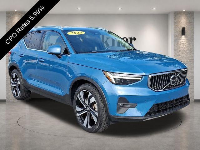 2023 Volvo XC40 B5 AWD Ultimate Bright Theme