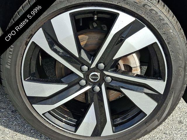 2023 Volvo XC40 B5 AWD Ultimate Bright Theme