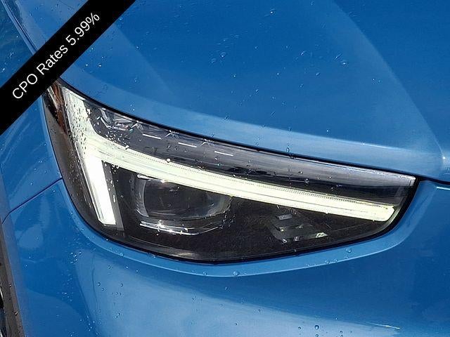 2023 Volvo XC40 B5 AWD Ultimate Bright Theme