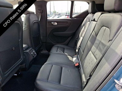 2023 Volvo XC40 B5 AWD Ultimate Bright Theme