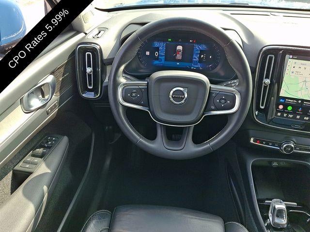 2023 Volvo XC40 B5 AWD Ultimate Bright Theme