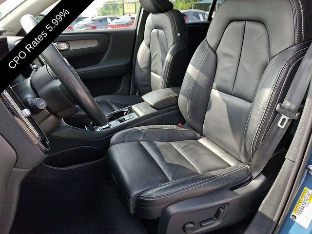 2023 Volvo XC40 B5 AWD Ultimate Bright Theme