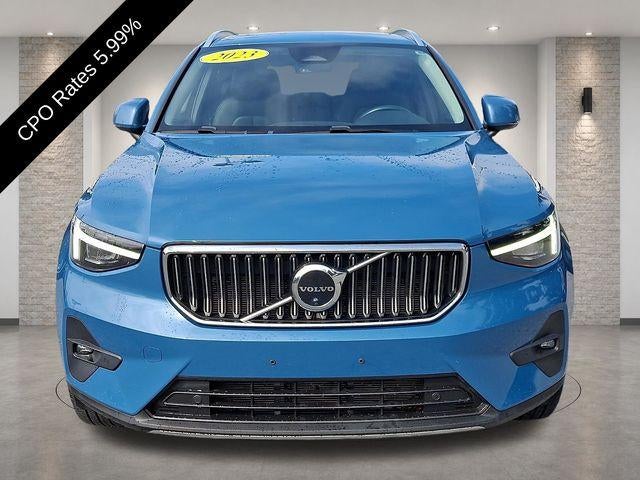 2023 Volvo XC40 B5 AWD Ultimate Bright Theme