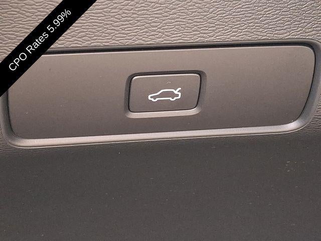 2023 Volvo XC40 B5 AWD Ultimate Bright Theme