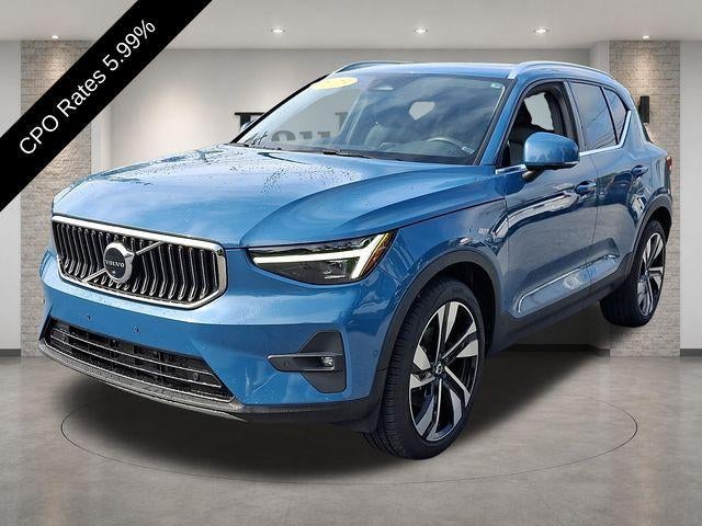 2023 Volvo XC40 B5 AWD Ultimate Bright Theme