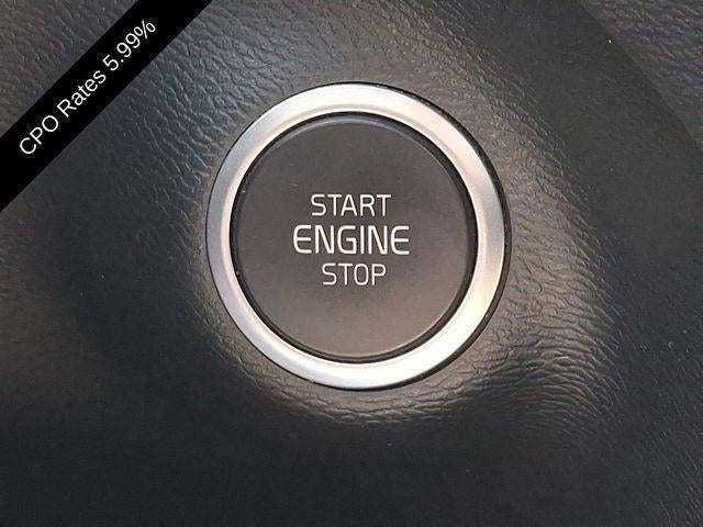 2023 Volvo XC40 B5 AWD Ultimate Bright Theme