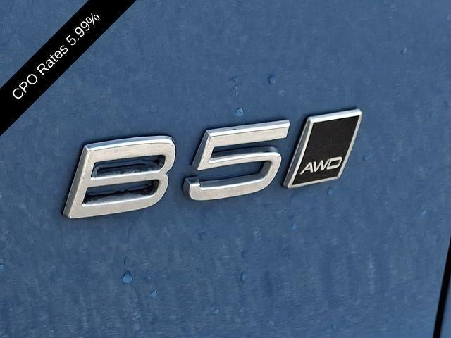 2023 Volvo XC40 B5 AWD Ultimate Bright Theme